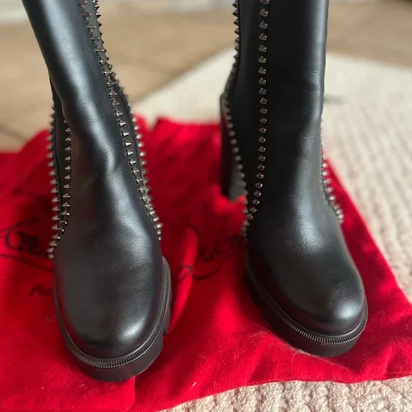 Christian Louboutin Spike Leather Chelsea Red Sole Booties.37.5 (7.5) worn 2x. - Picture 4 of 6
